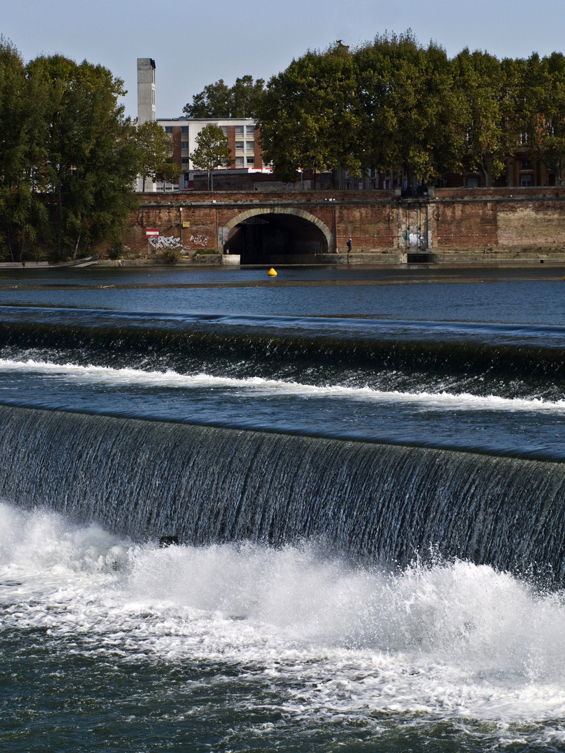 La Chaussée du Bazacle sur la Garonne à Toulouse -- Der Bazacle-Damm in Toulouse