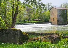 La chaussée et un des moulins de Gauge