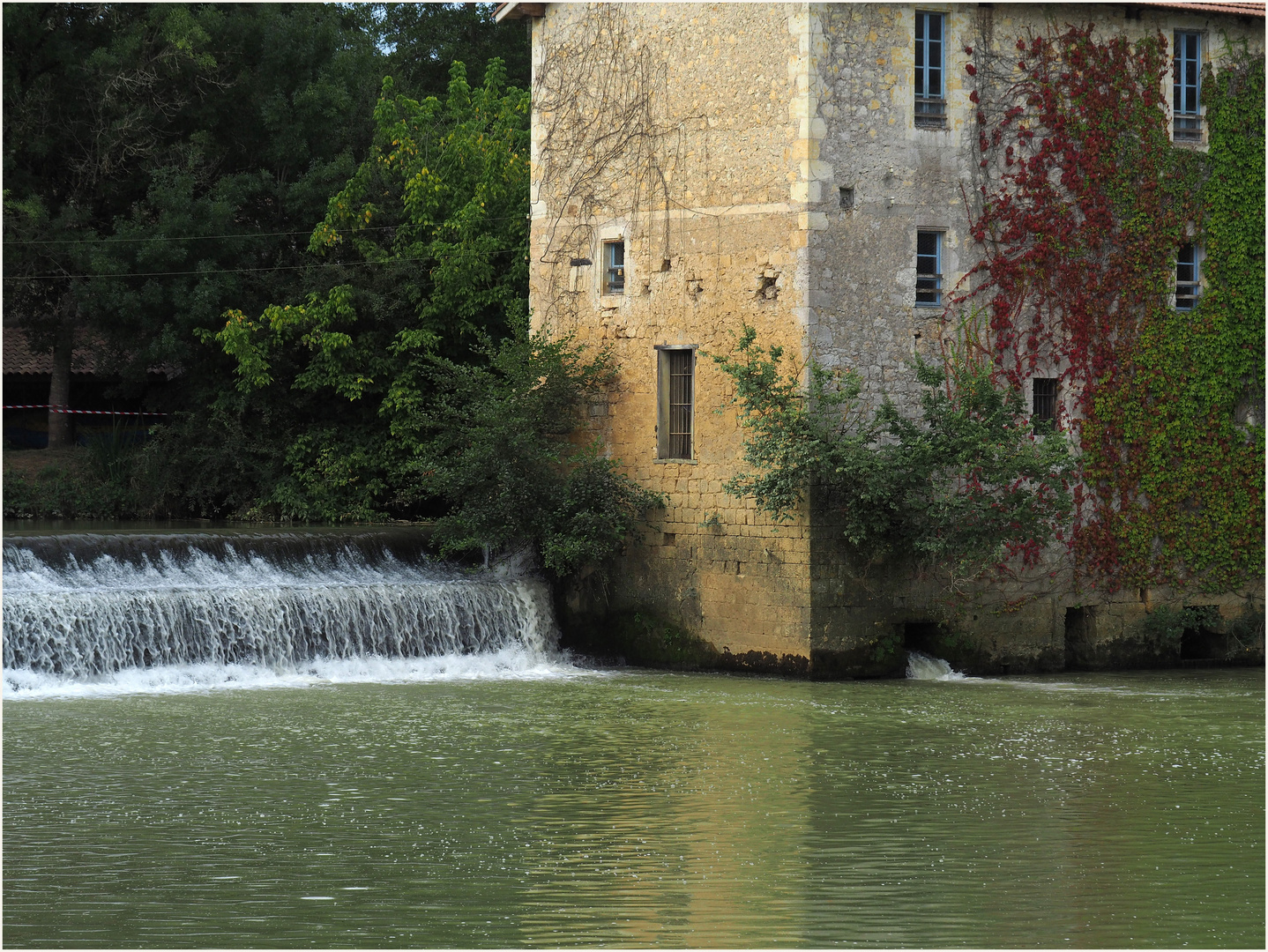 La chaussée sur la Baïse et un des moulins de Gauge