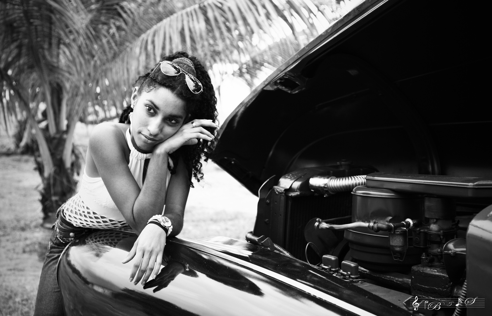 La chica en la playa IV