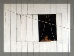 la chica en la ventana