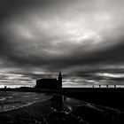 la chiesa e il mare