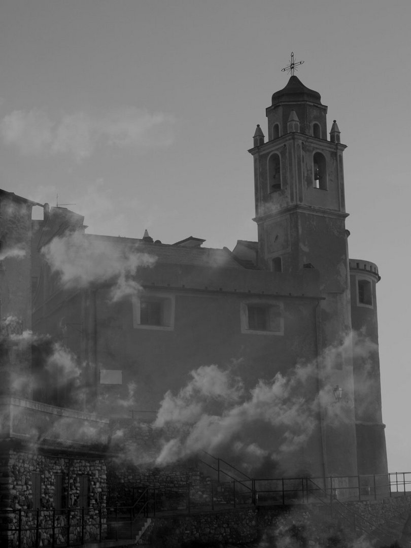 La Chiesa e le nuvole