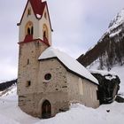 La chiesetta e la neve