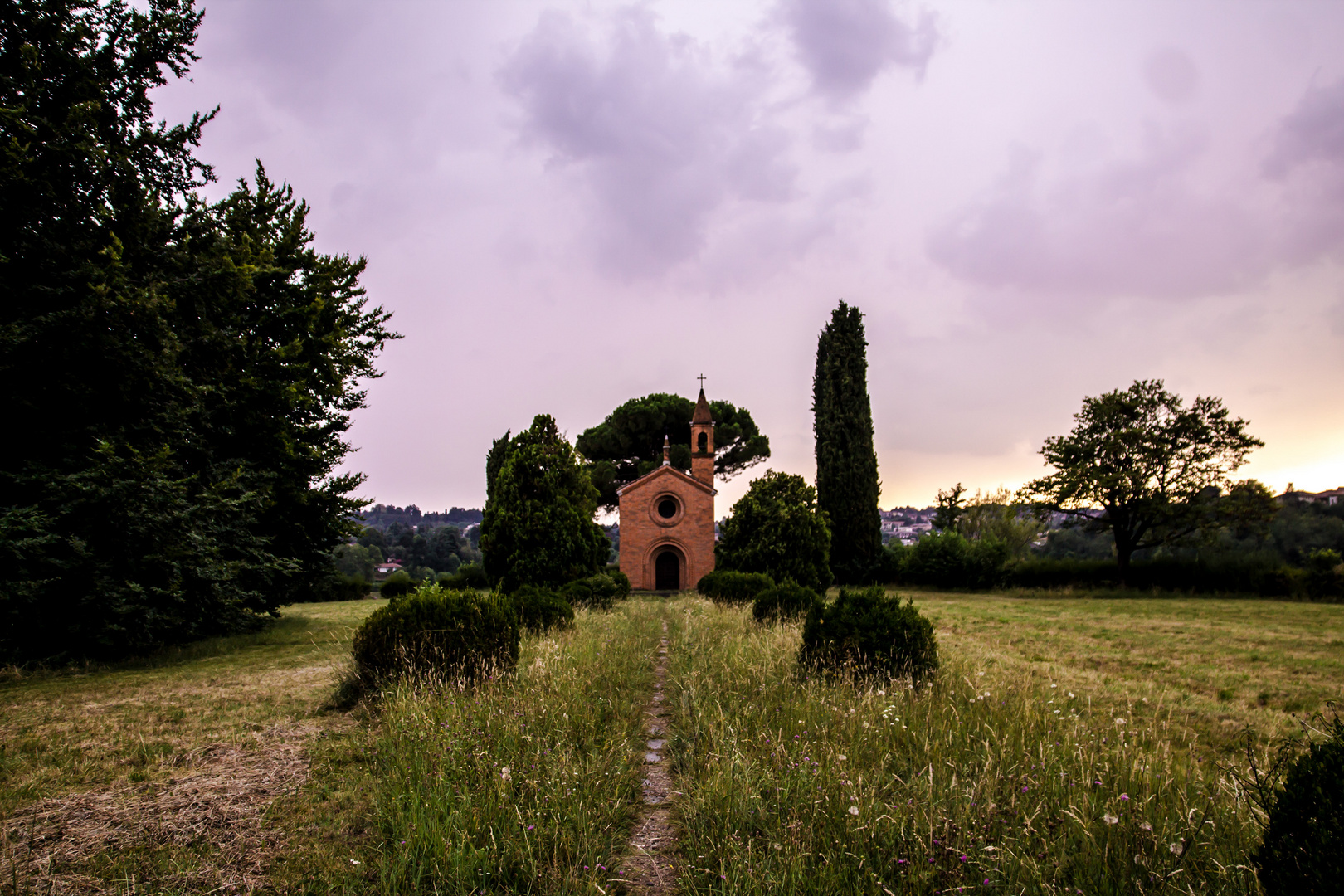 La chiesetta rossa