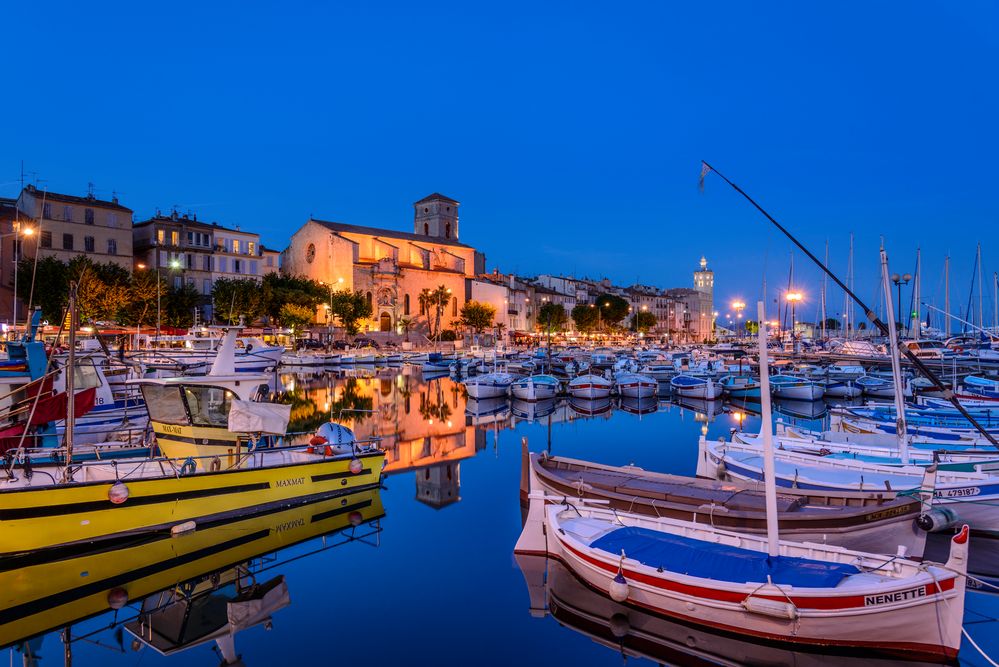 La Ciotat, Provence, Frankreich Foto & Bild  wasser, kirche, frühling