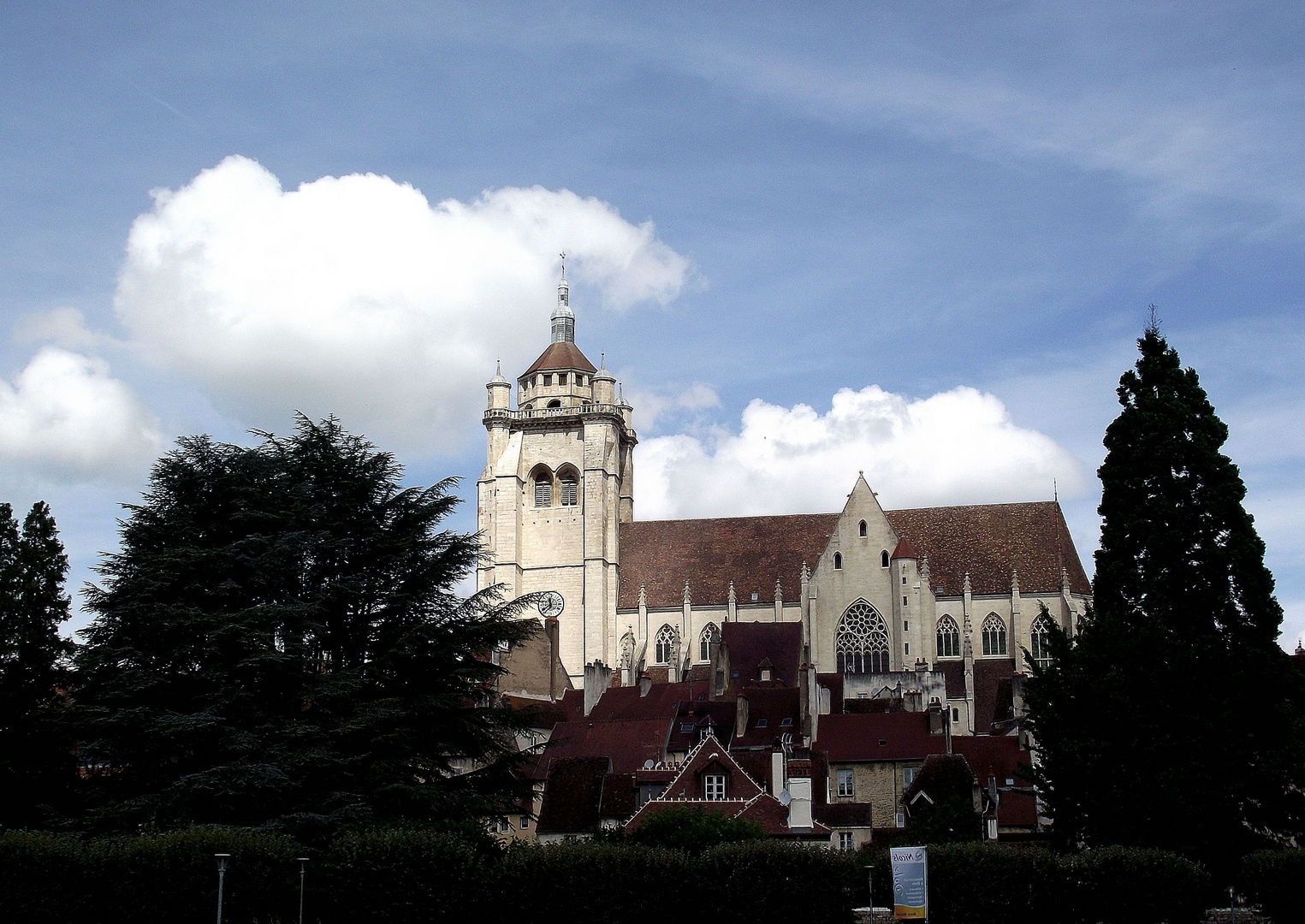 LA COLLEGIALE DE DOLE