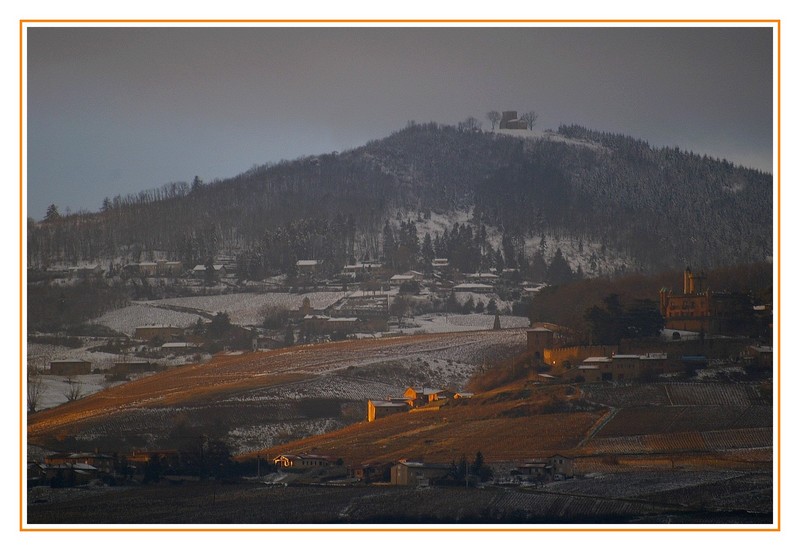 La colline De Montmelas en Beaujolais !