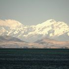 La cordillère des Andes ( 7000 m )et la lac Titicaca( 4200 m )