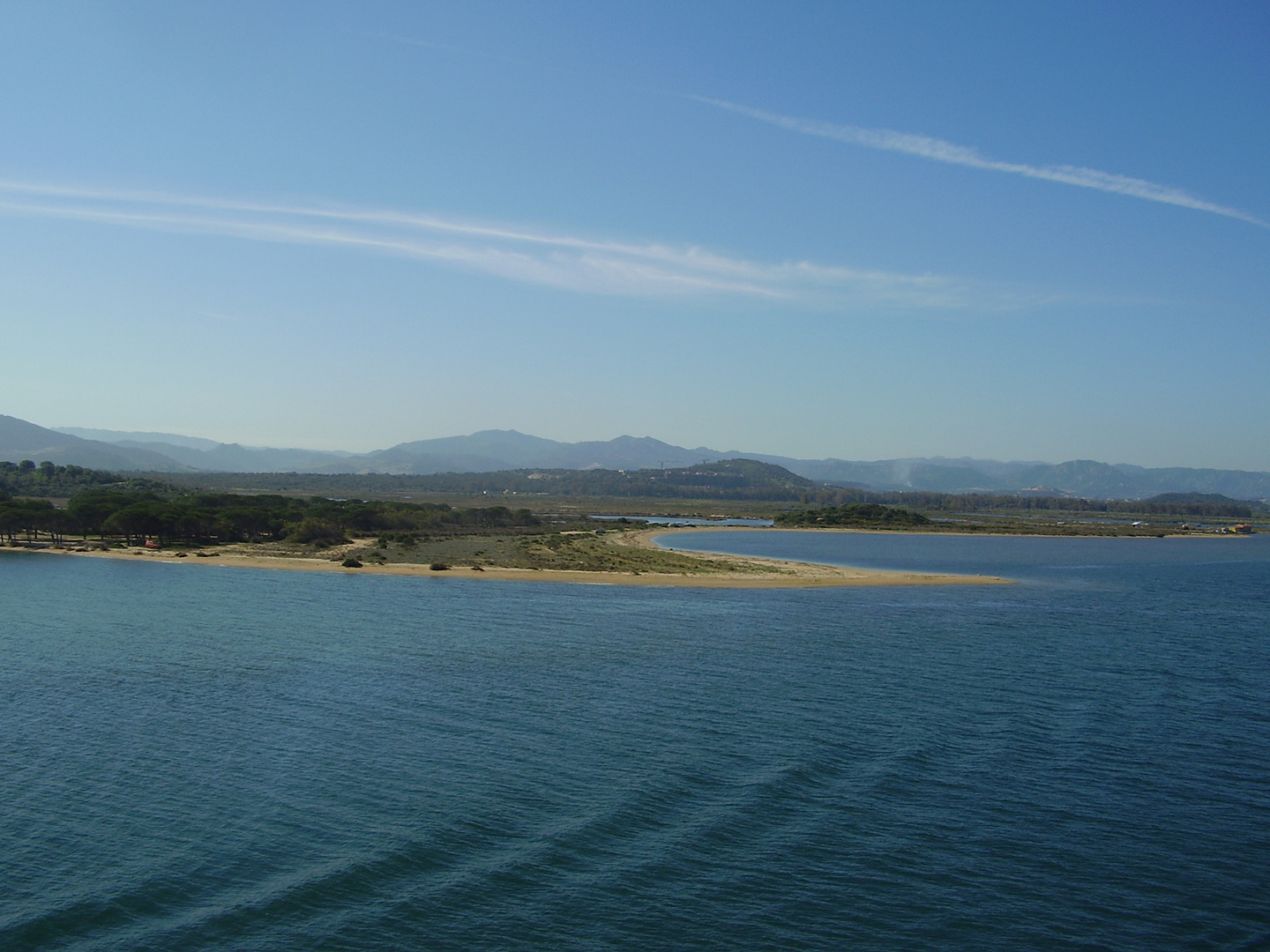 la costa , olbia vista dal traghetto