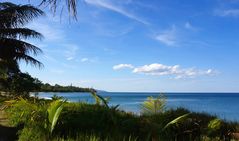 La côte à Poindimié (Côte Est), vue vers le Nord