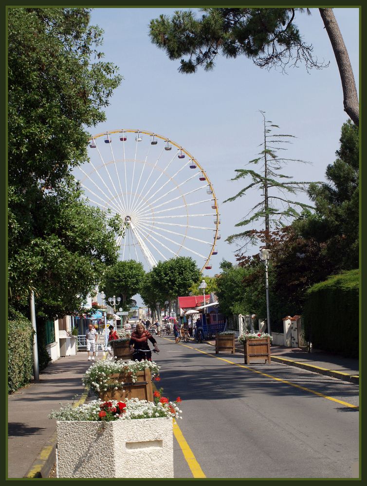 La Côte Sauvage 1 - La grande roue de la Place Brochard à Ronce-les-Bains