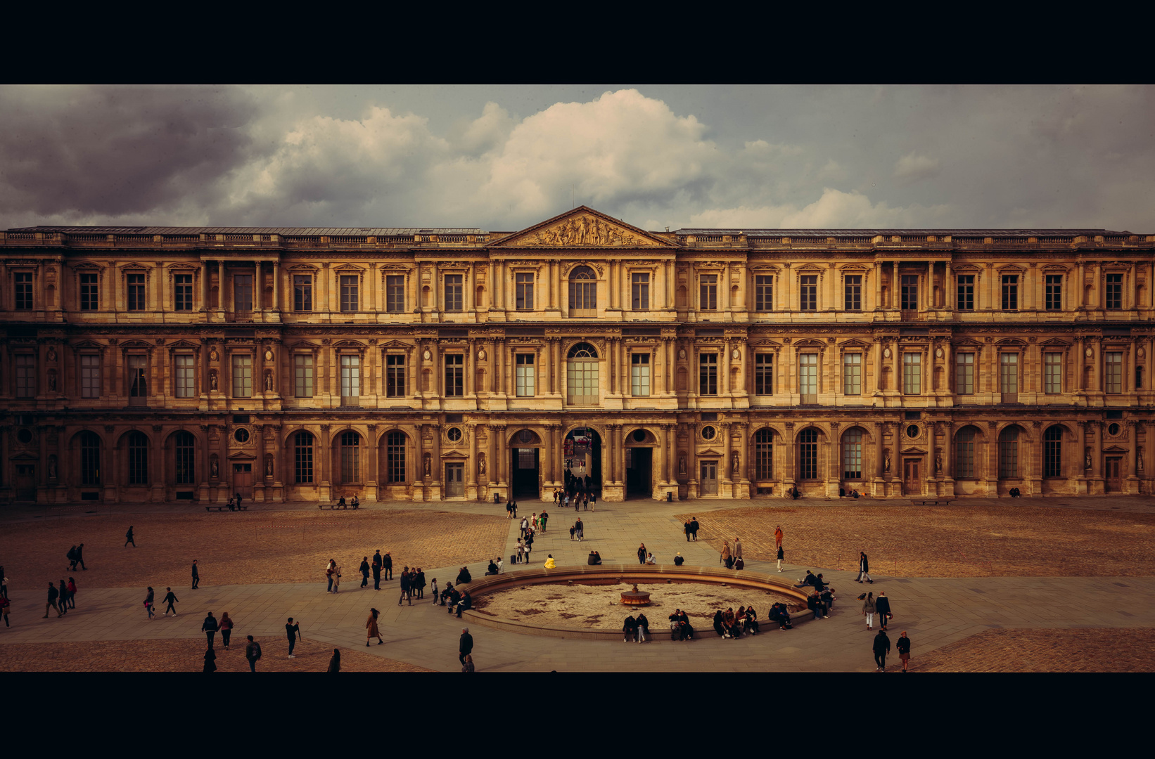 La Cour Carrée du Louvre