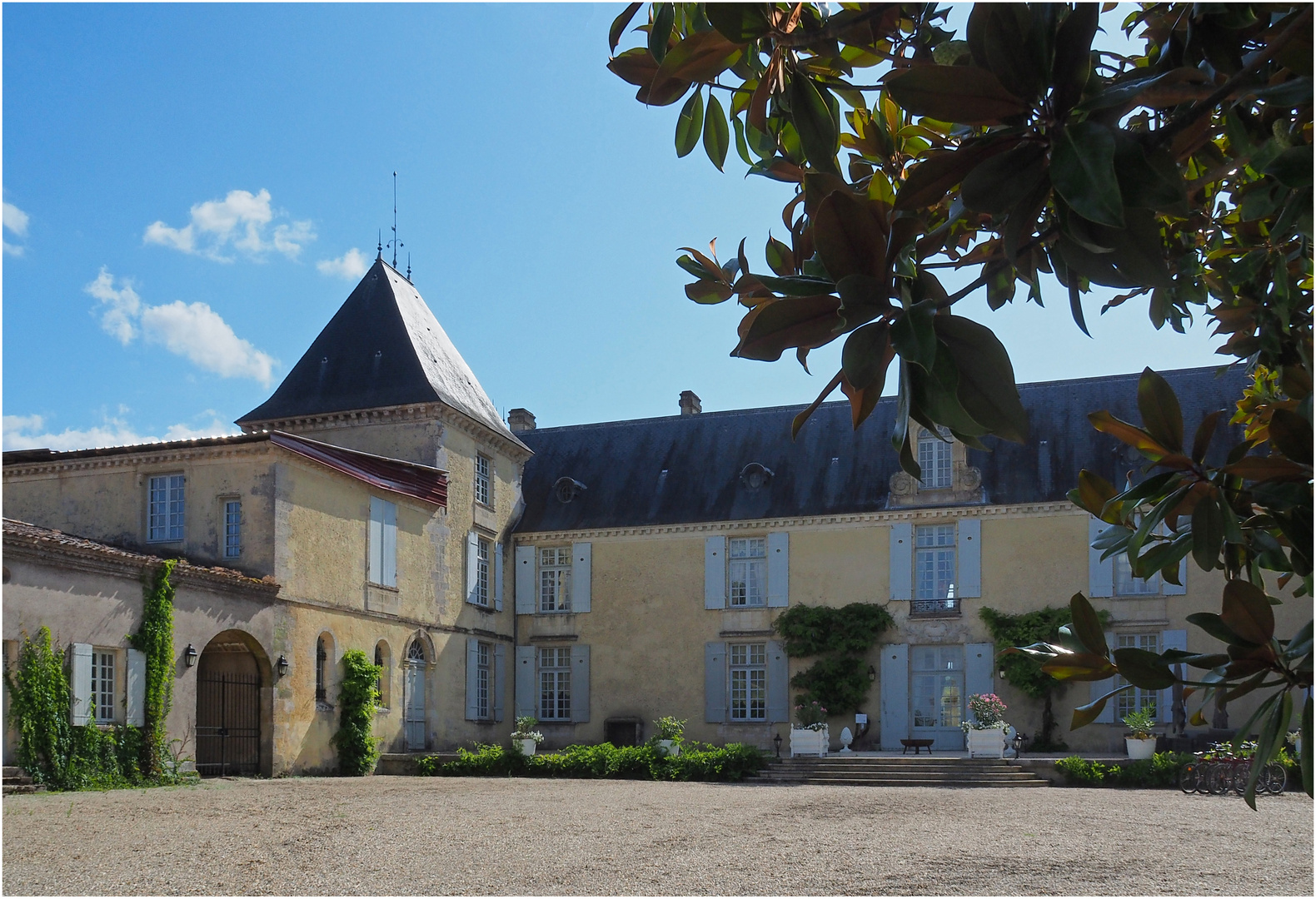 La cour nord du Château Suduiraut