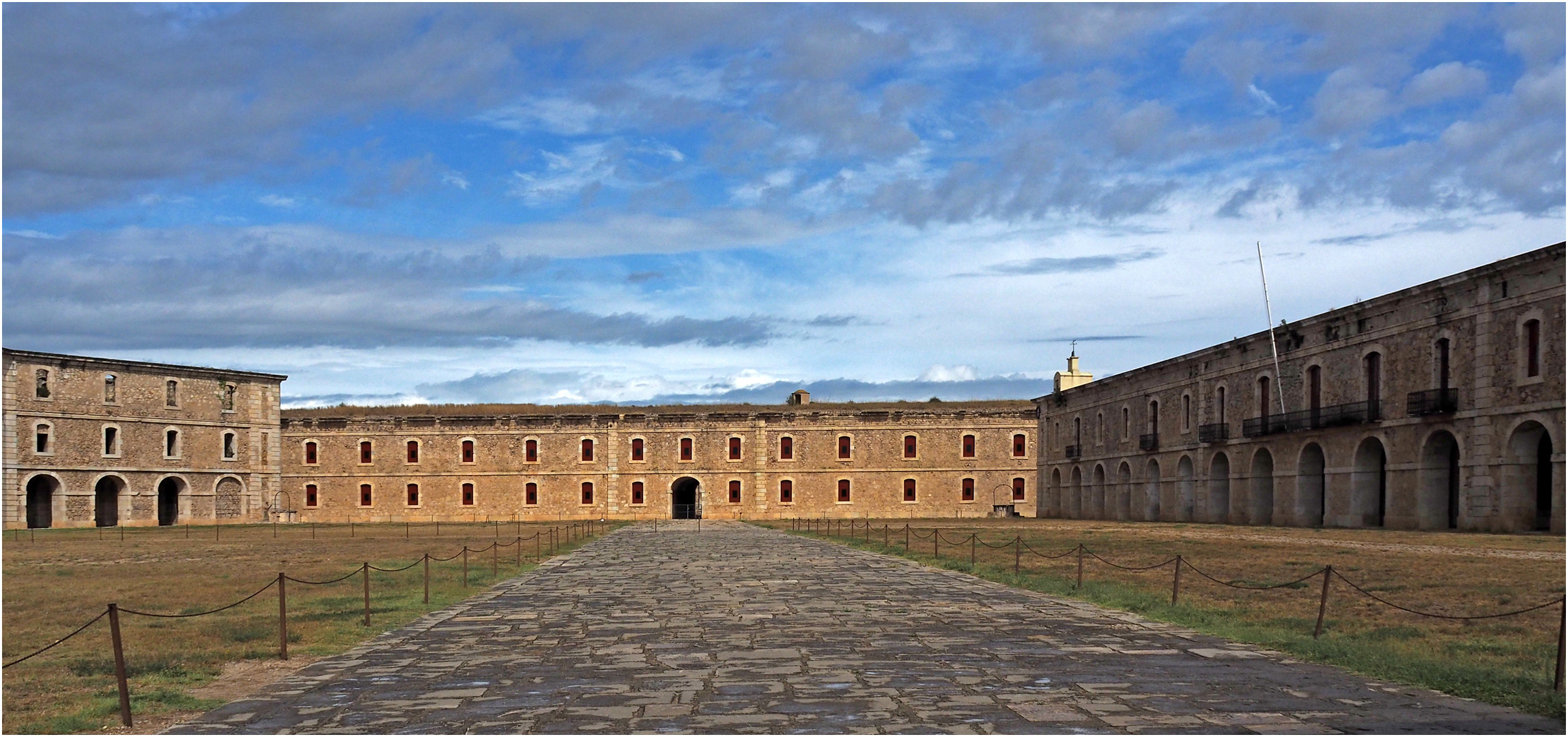 La Cour principale, Château forteresse de Sant-Ferran, Figueras