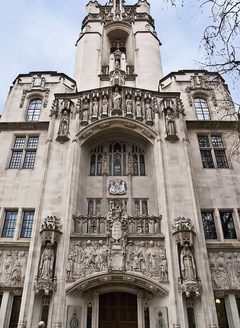 La cour Suprême du Royaume Uni  --  Parliament Square, London