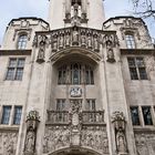 La cour Suprême du Royaume Uni  --  Parliament Square, London