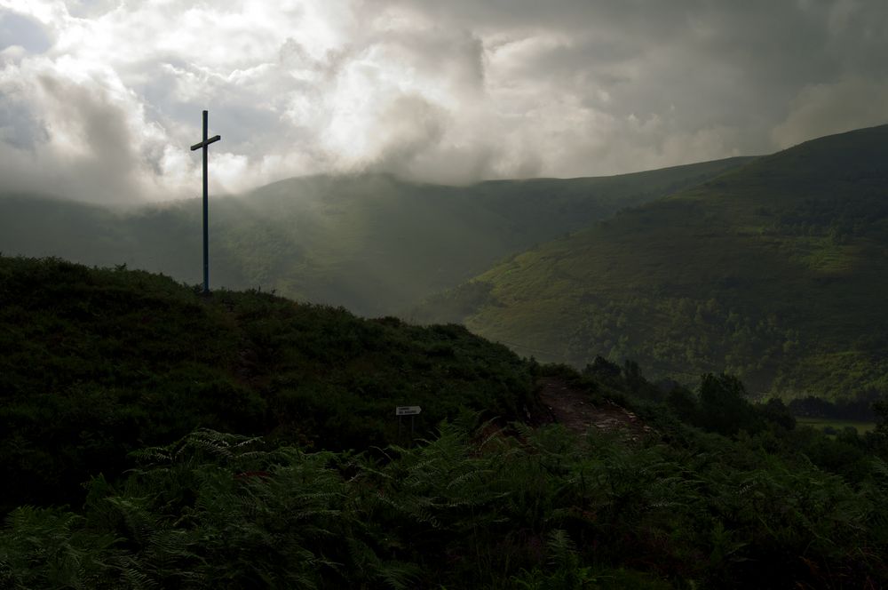 la cruz en el monte