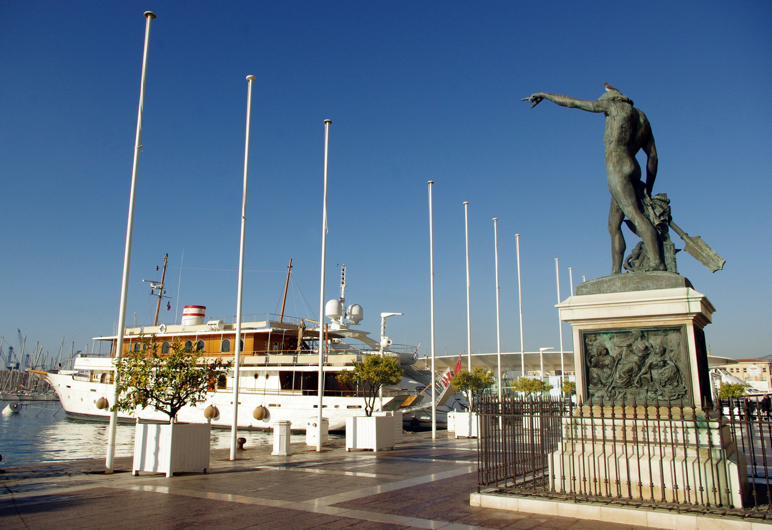 La "cul-vers-ville" de Toulon ....