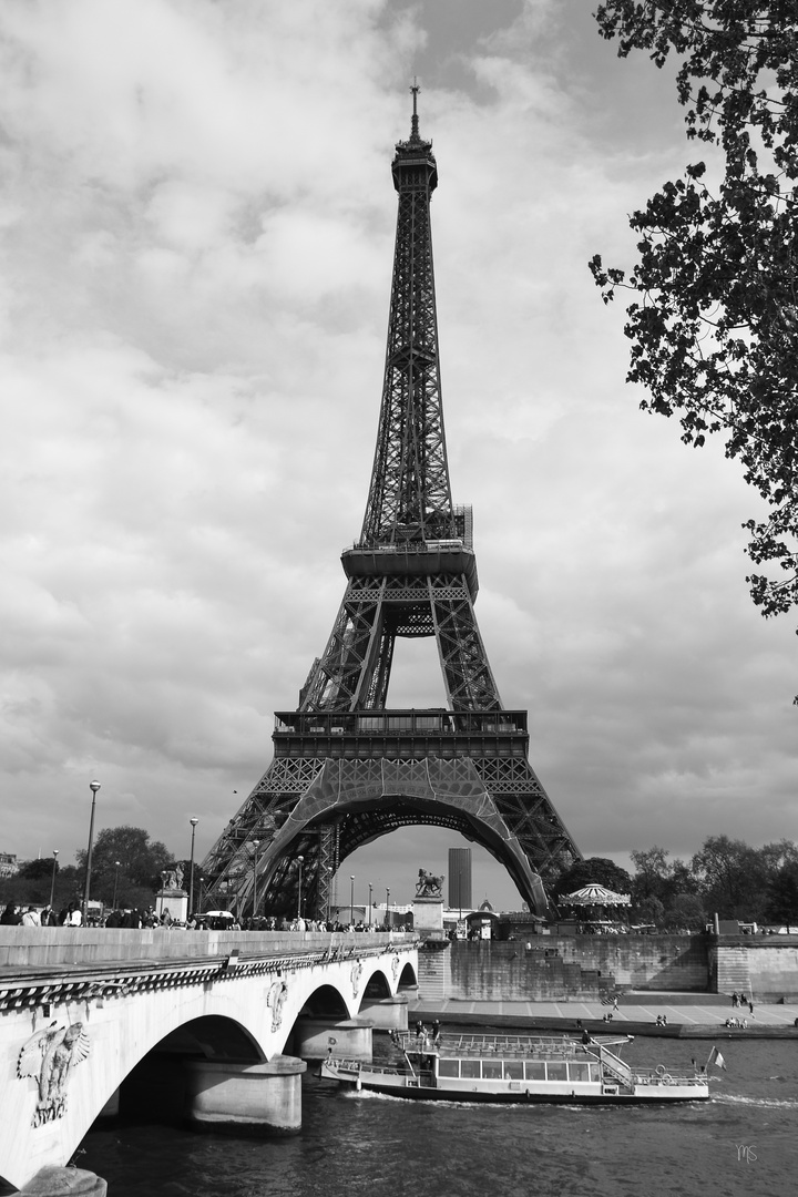 La Dame de Fer, majestueuse Tour Eiffel