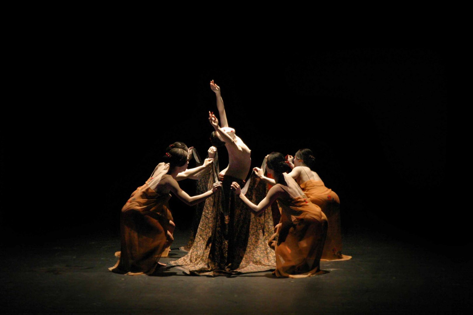                          La Danse féminine 