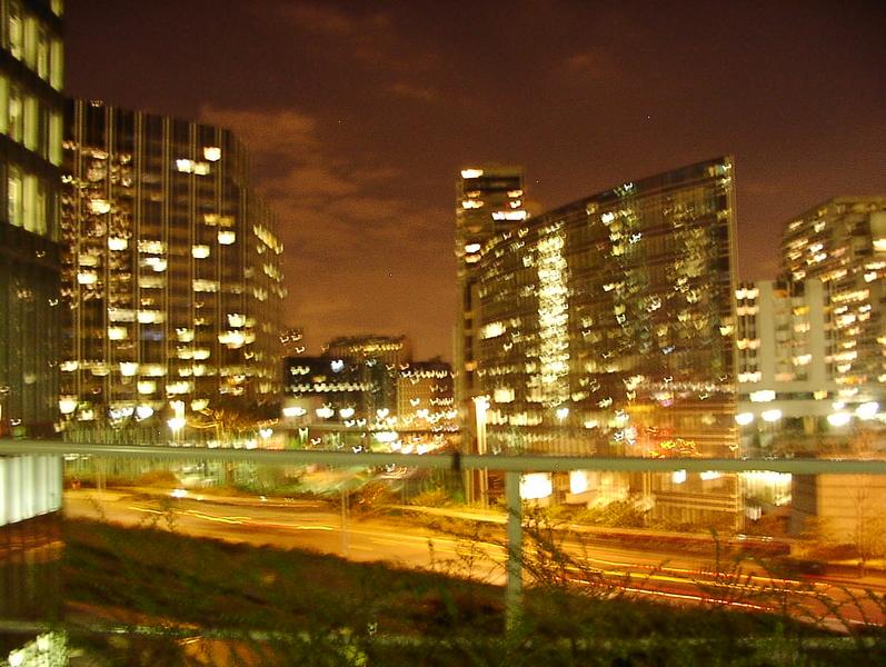 La Defence bei Nacht