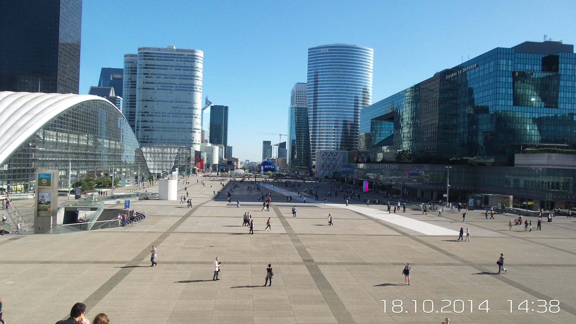 la defense