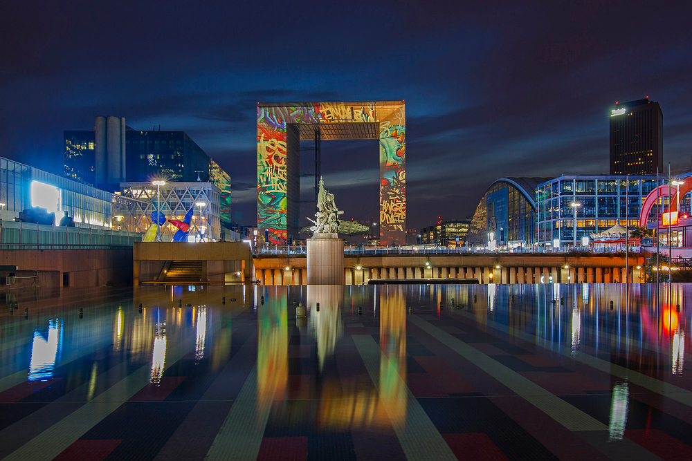 La Défense bei Nacht