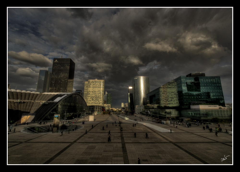 LA DEFENSE - HDR