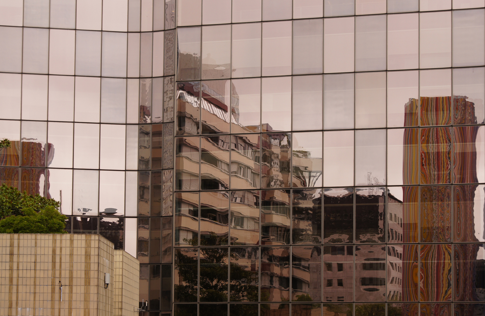 La Défense im Spiegel