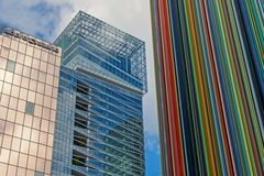 La Defense. Lüftungskanal aus bunten Glasfaserrohren.