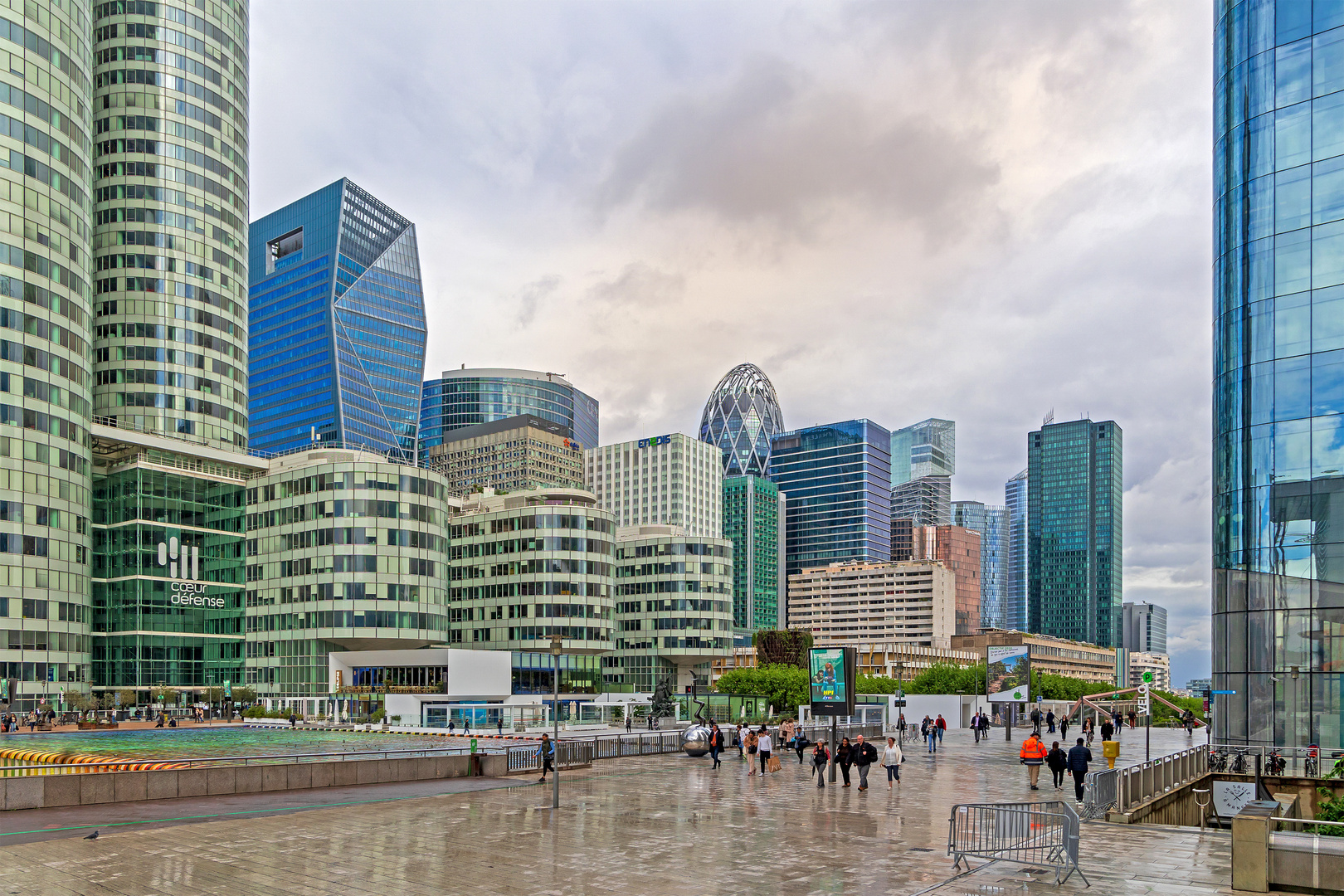 La Defense. Moderne Architektur statt Langeweile I