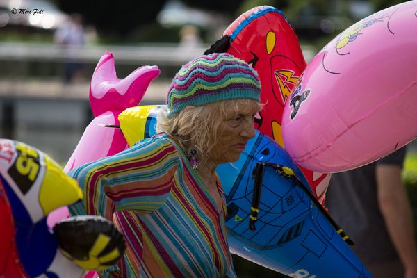 La donna dei palloncini.