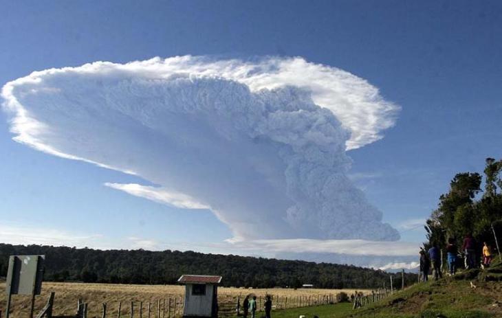 La erupción del Volcán Chaiten desde la perspectiva Argentina.