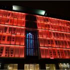  La façade du Rexhotel, version vermillon  --  Die Fassade des Rexhotels in zinnoberrot