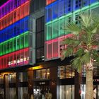 La façade multicolore du Rexhotel - Tarbes