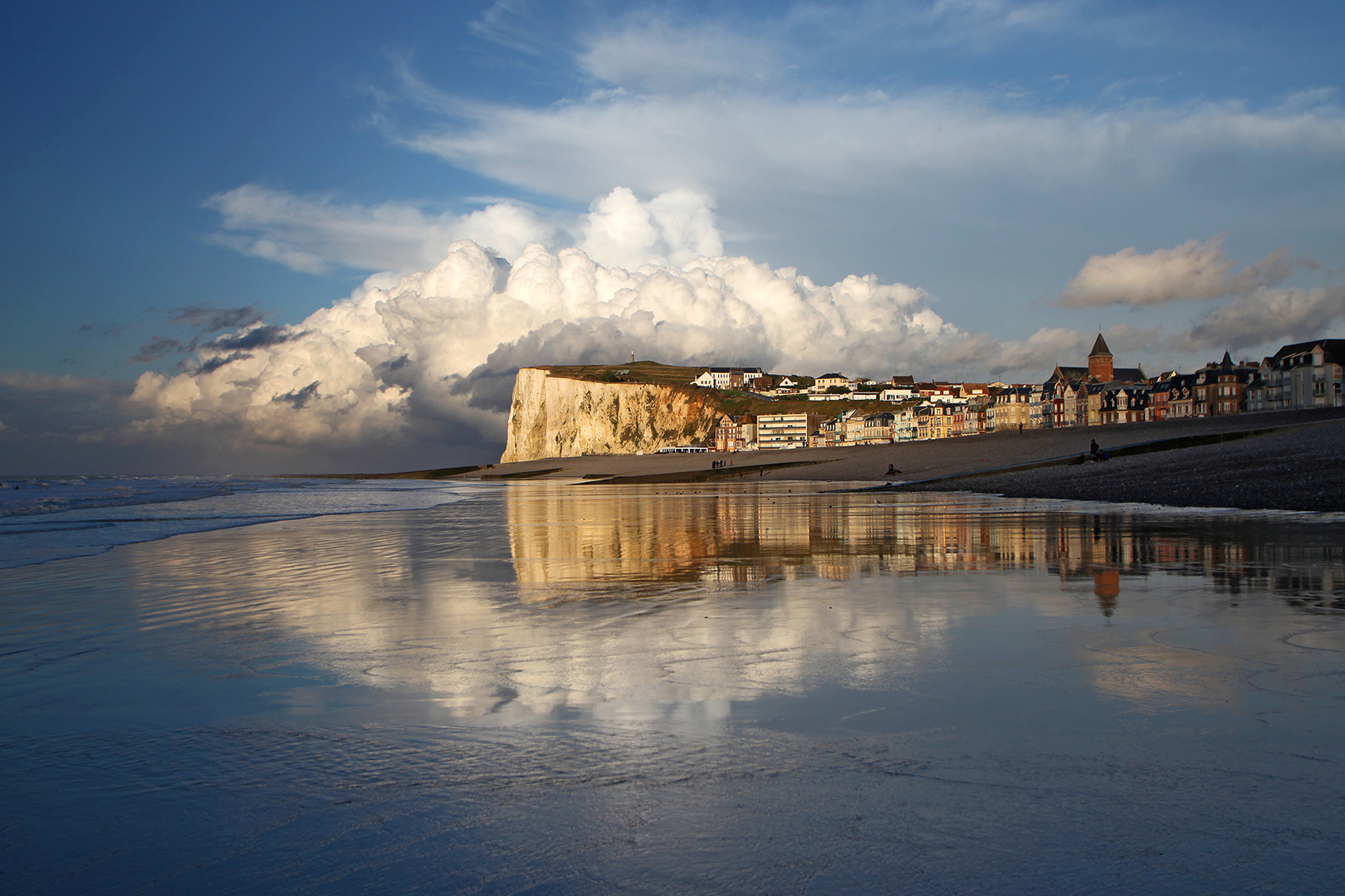 La falaise entre les nuages