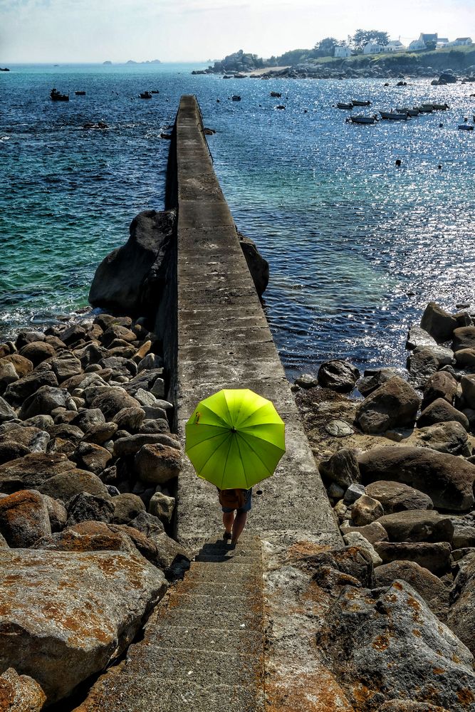 La femme au parapluie (134) ; cherche son pêcheur !