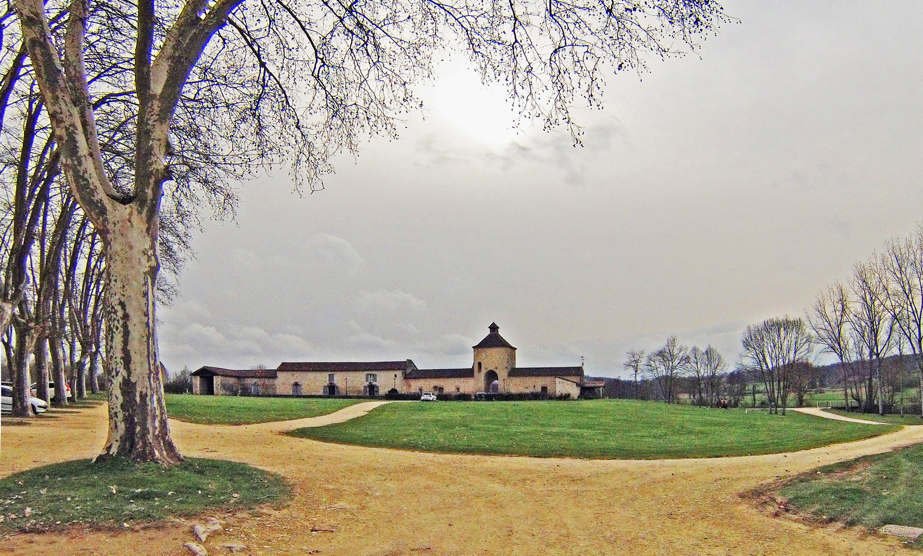 La ferme et les bâtiments annexes de l’Abbaye de Faran