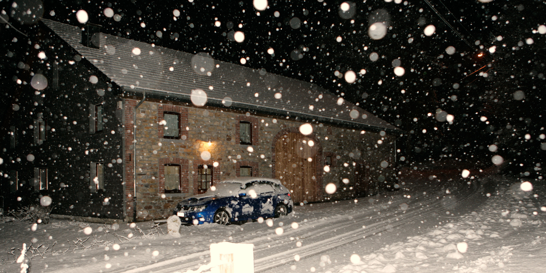 la ferme, la neige, la nuit