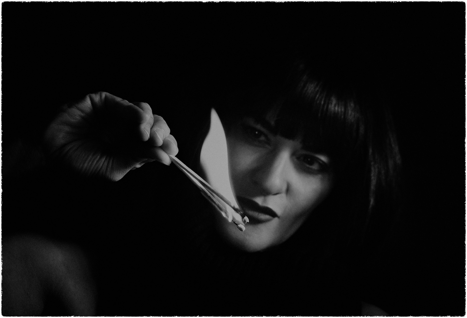 LA FLAMME Foto & Bild indoor, woman, licht Bilder auf