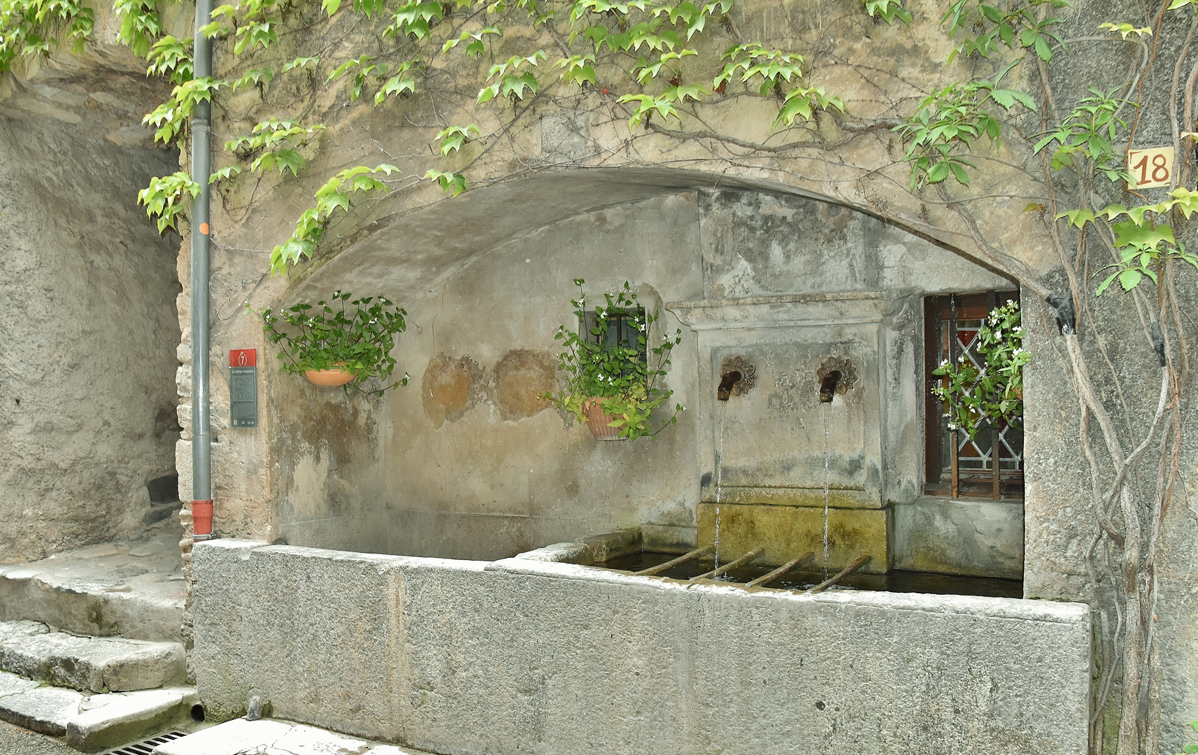 La fontaine....