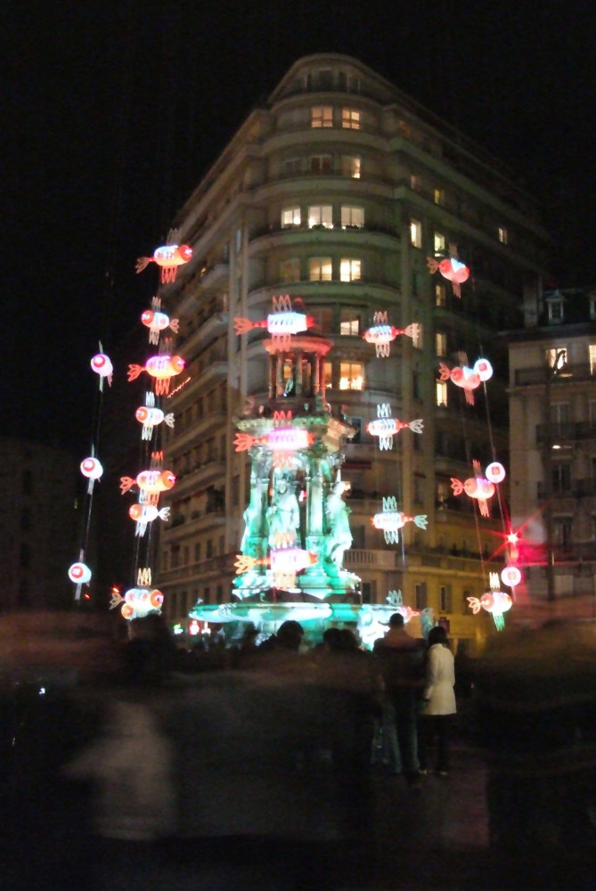 La fontaine aux poissons, place des Jacobins