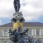 La Fontaine d’Auguste sur la Place de l’Hôtel de ville à Augsburg.