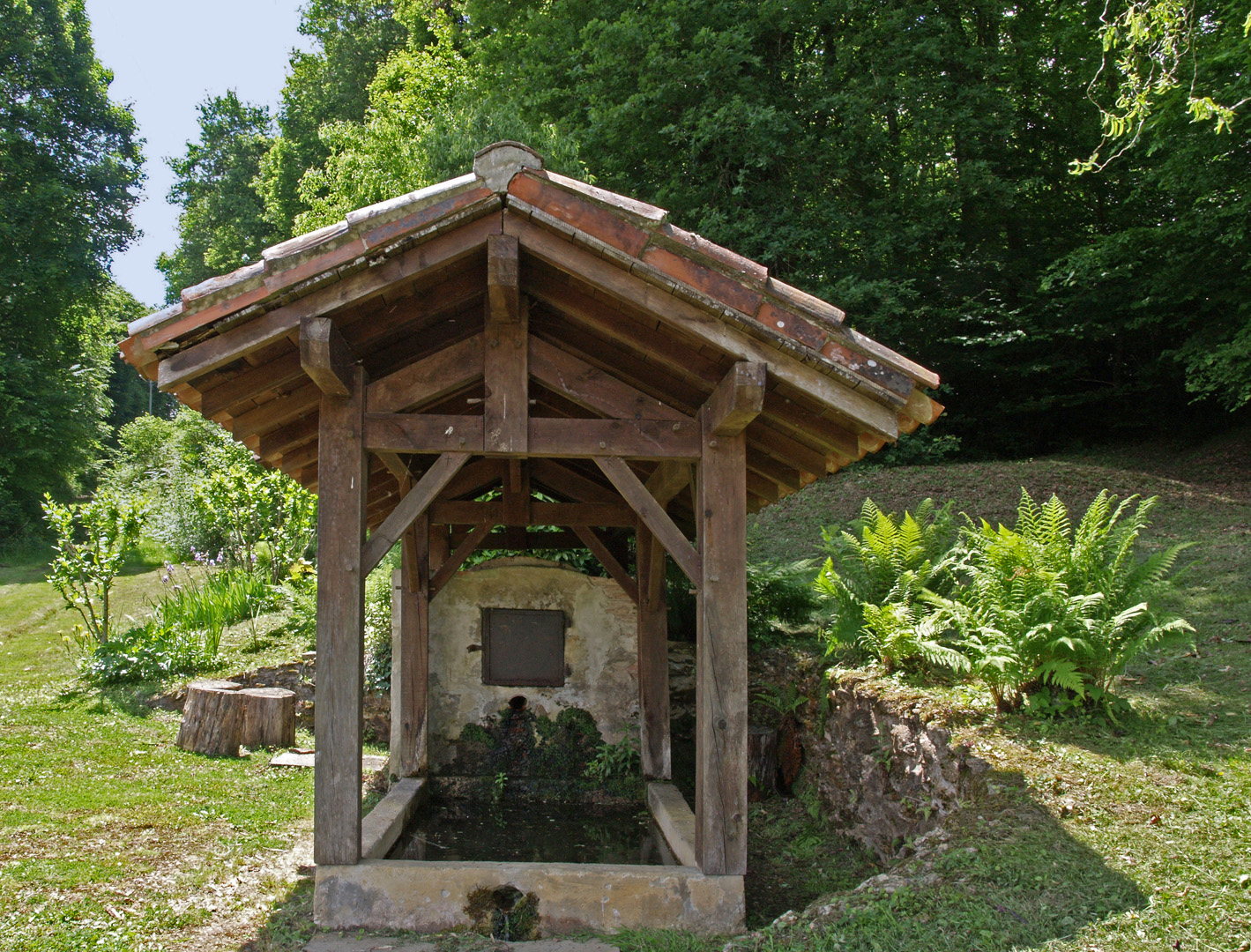  La Fontaine de Duhort-Bachen  --  Der Brunnen von Duhort-Bachen