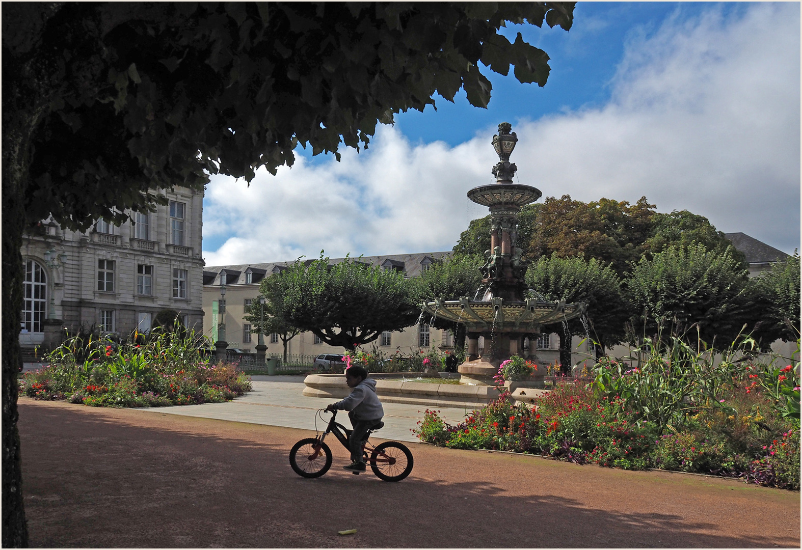 La fontaine de l’Hôtel de ville  (1892-93) -- Limoges