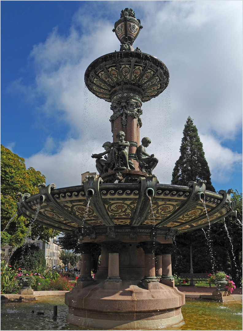 La fontaine de l’Hôtel de ville  -  Limoges