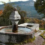 * la fontaine du village *