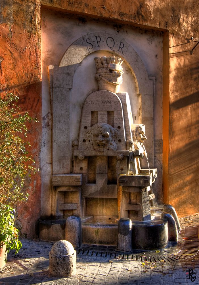 La fontana dei nasoni - Roma