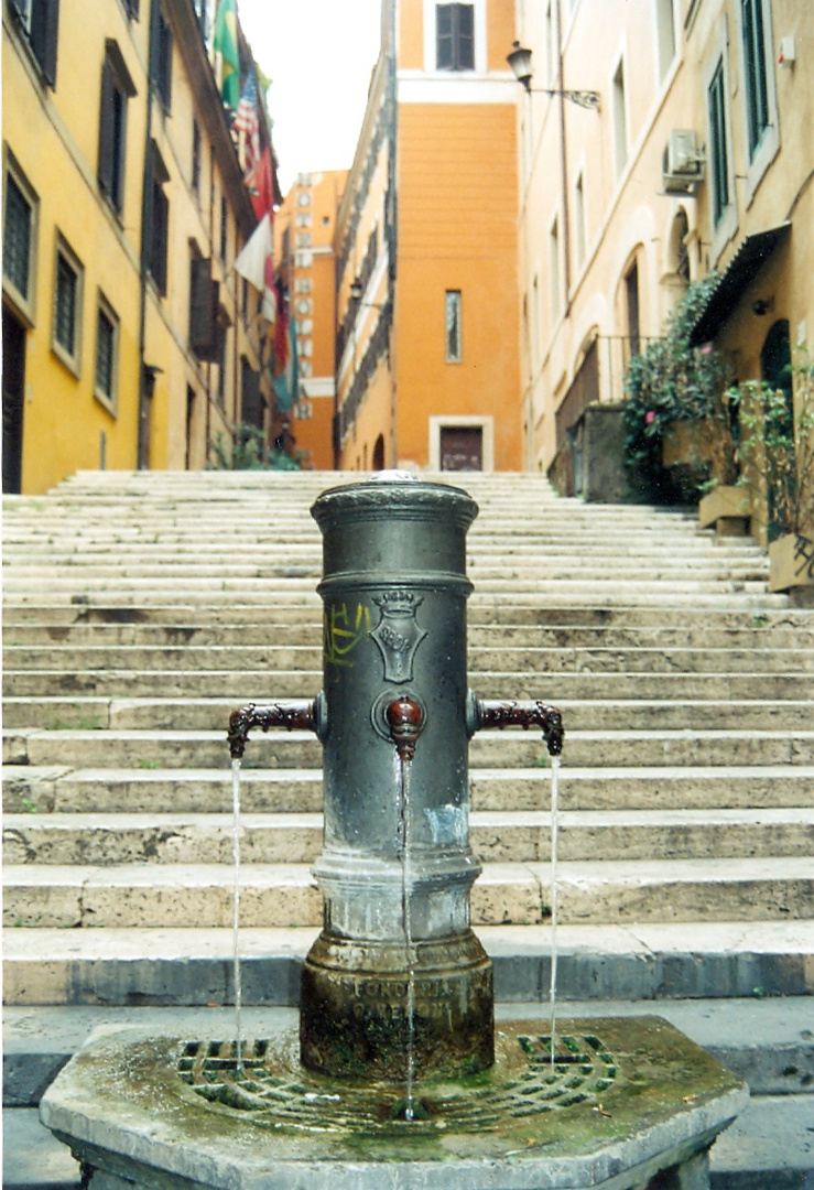 LA FONTANA DELLE TRE CANNELLE A ROMA